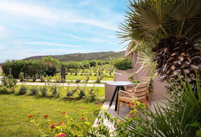 هتل Mangias Sardinia Resort