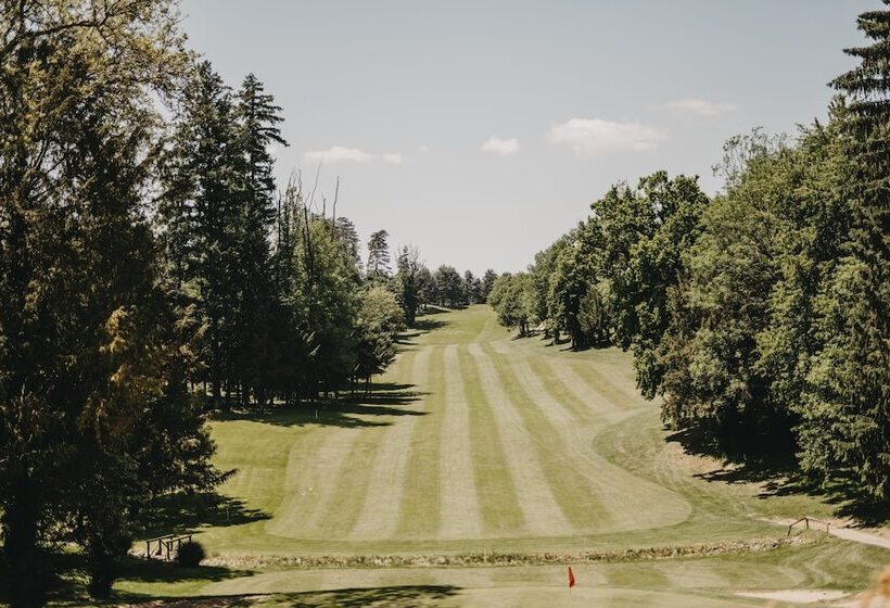 هتل Mokrice Castle Estate