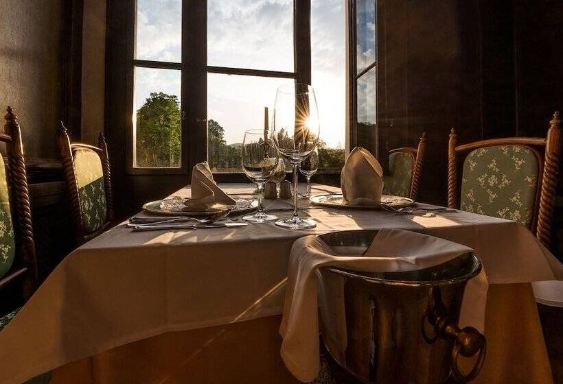 هتل Mokrice Castle Estate