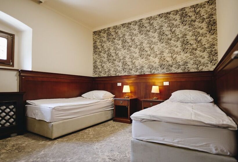 هتل Mokrice Castle Estate