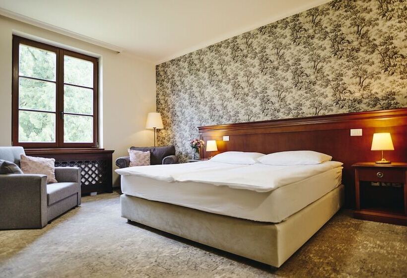 هتل Mokrice Castle Estate