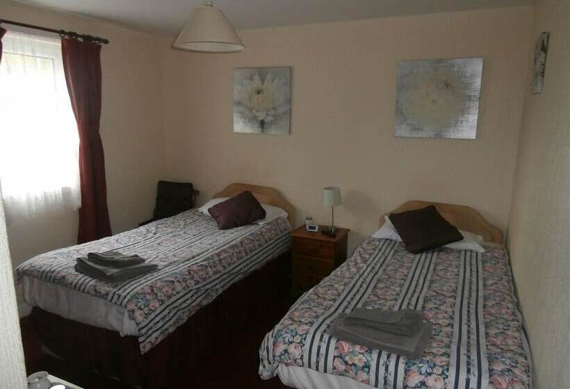 هتل Monorene Guest House