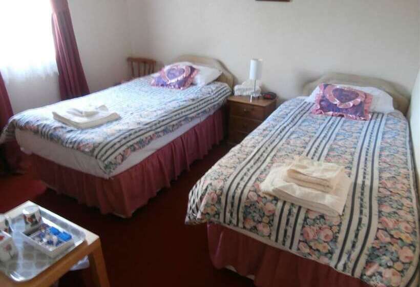 هتل Monorene Guest House