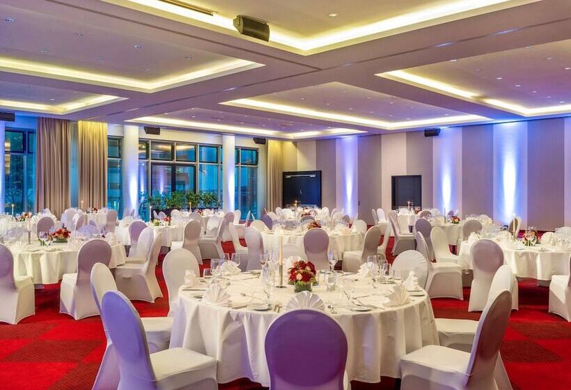 Mövenpick Hotel Stuttgart Airport