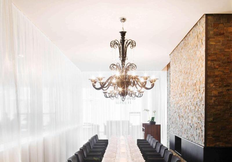 Mövenpick Hotel Stuttgart Airport