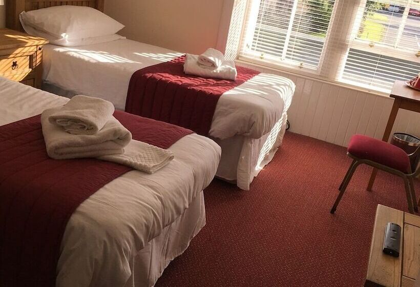 Отель Novar Arms