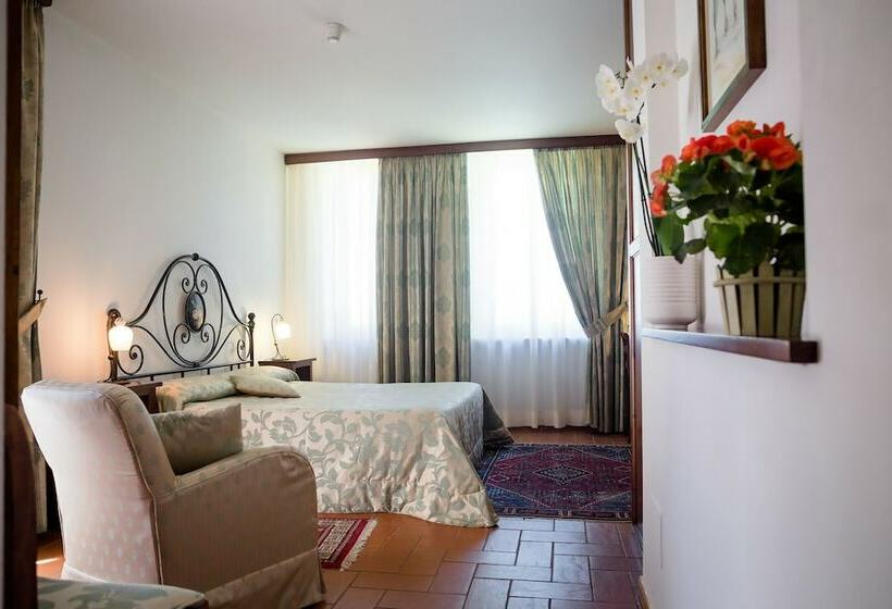 هتل Residence Palazzo La Fenice