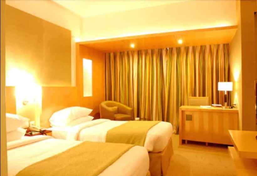 בית מלון כפרי Peninsula Grand