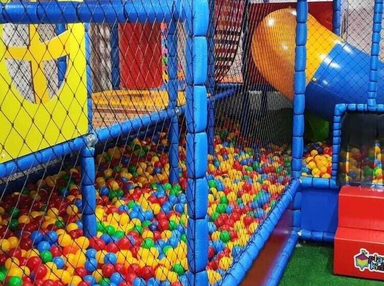 هتل Plaza Camboriu