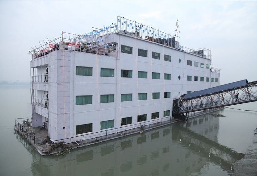فندق Polo Floatel Kolkata