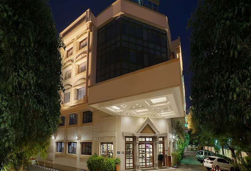 בית מלון כפרי Radha Regent, Chennai