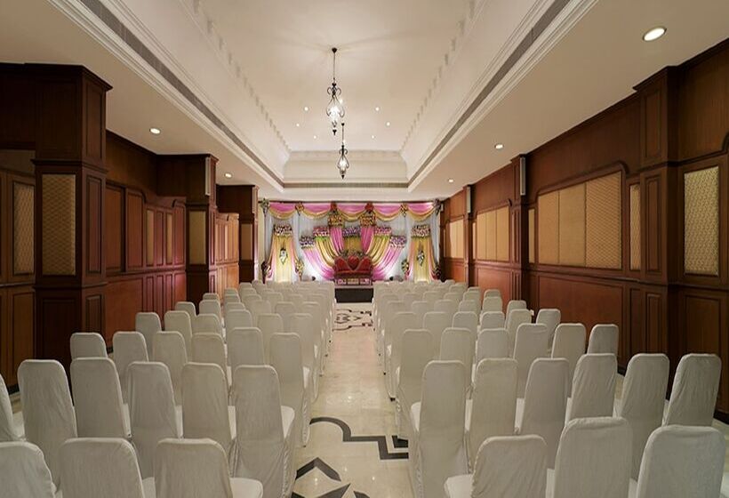 בית מלון כפרי Radha Regent, Chennai