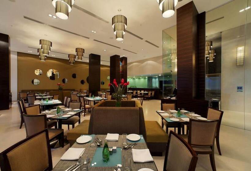 בית מלון כפרי Radha Regent, Chennai