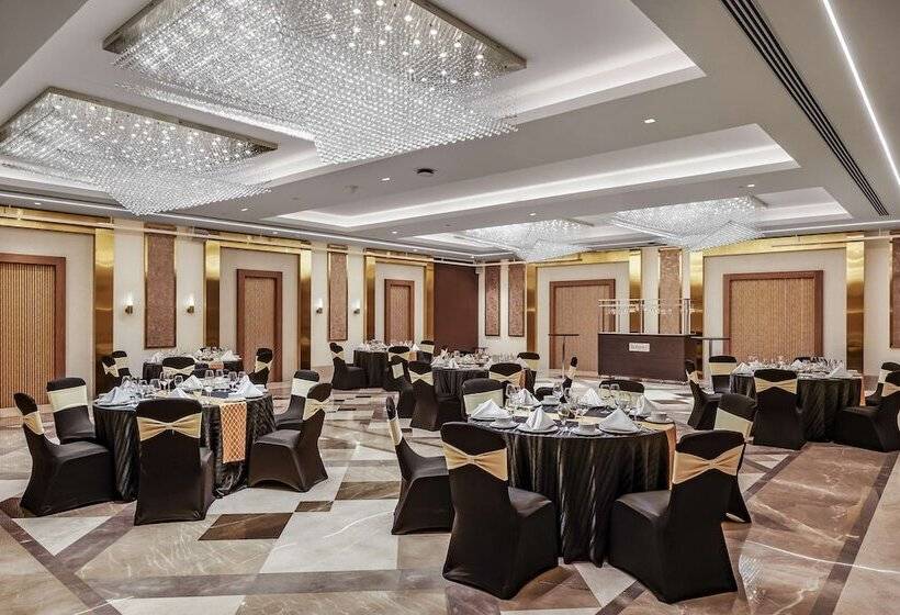 Radisson Blu Hotel & Suites Grt Chennai