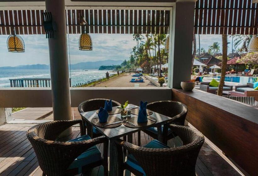 בית מלון כפרי Ramayana Candidasa Beach Resort