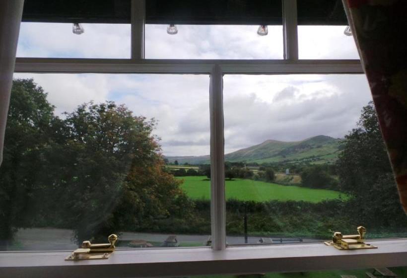 Отель The Rambler Inn & Holiday Cottage