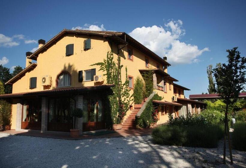 هتل Resort E Spa San Crispino