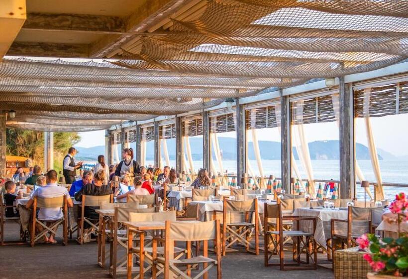 ホテル Riva Degli Etruschi