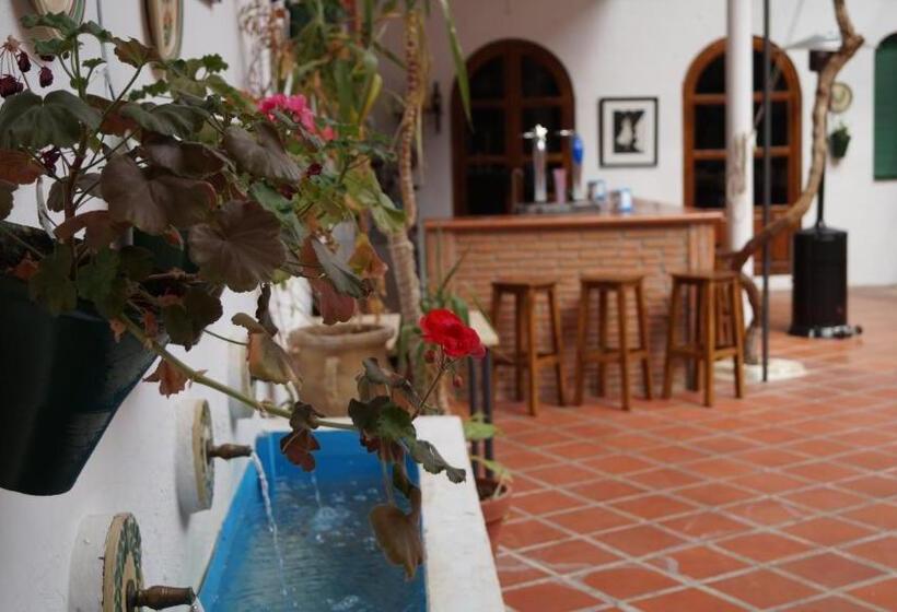 فندق ريفى Caserio De Iznájar