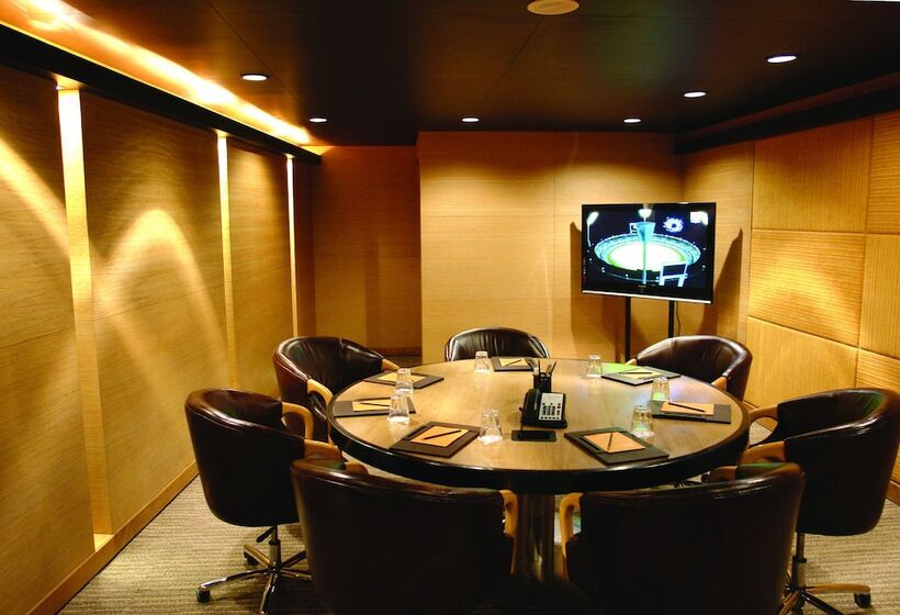 فندق Sahara Star