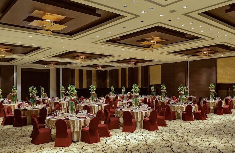 فندق Sahara Star