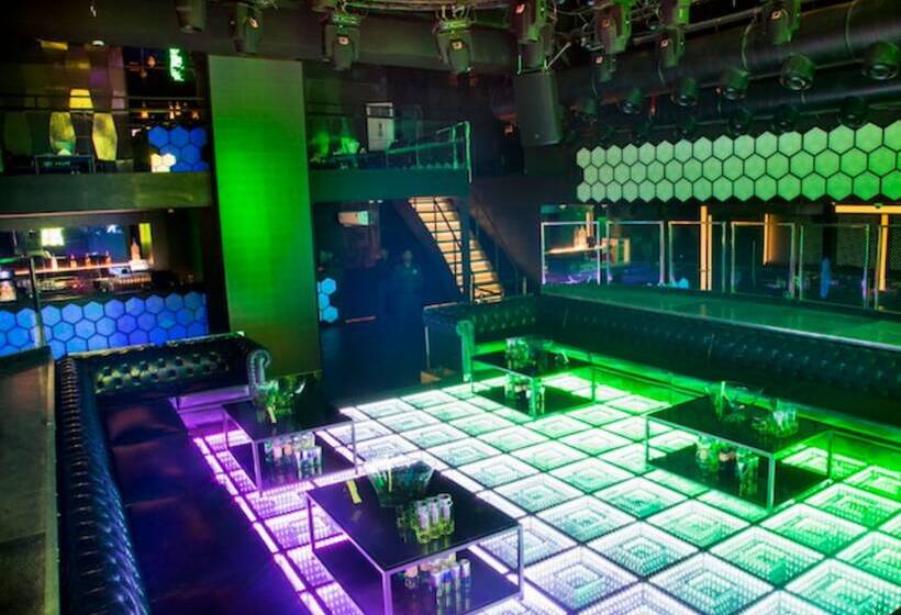 בית מלון כפרי Sahara Star