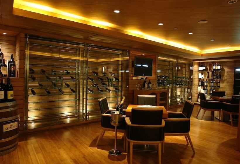 فندق Sahara Star