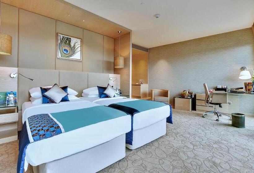 فندق Sahara Star