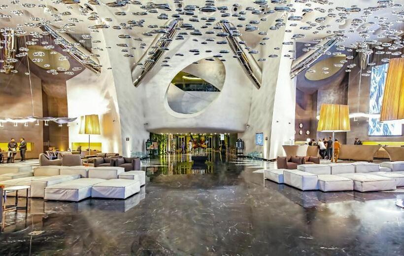 فندق Sahara Star