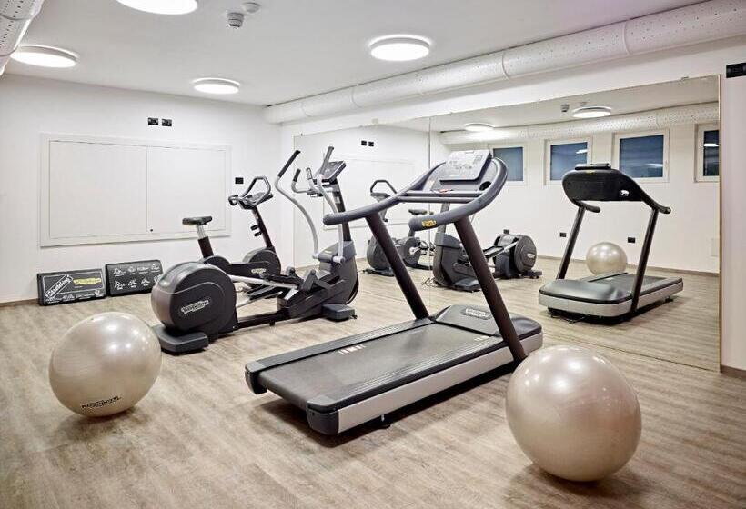 בית מלון כפרי Shandranj