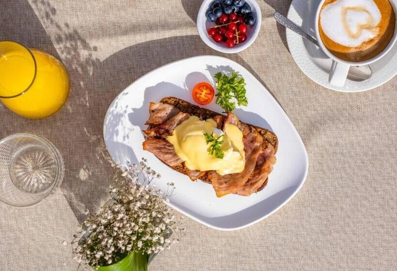 هتل Soho Boutique Castillo De Santa Catalina   Adults Recommended