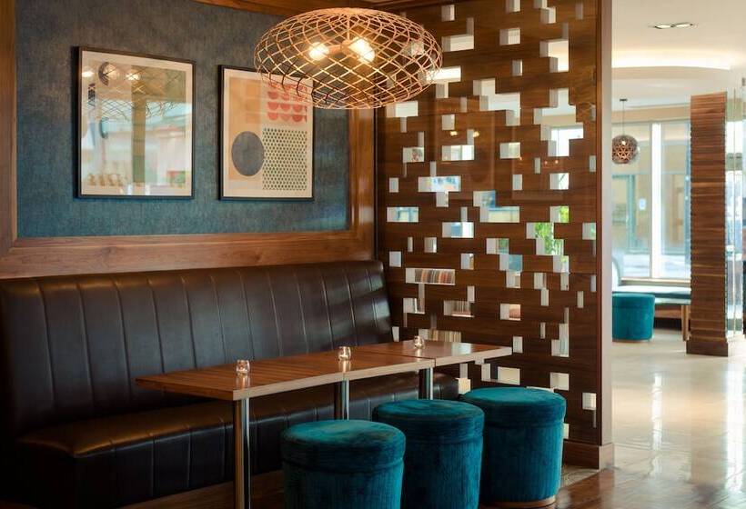 בית מלון כפרי Tallaght Cross