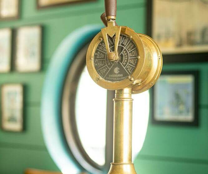 Отель Polo Floatel Kolkata