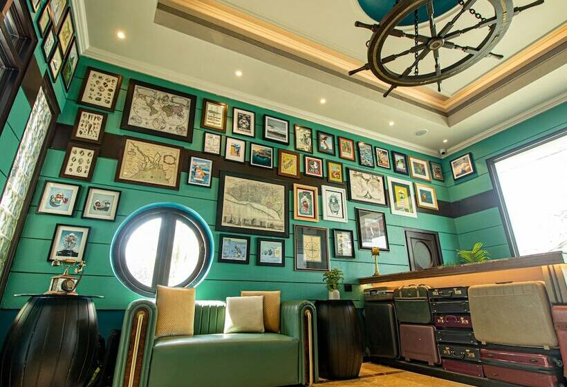 Отель Polo Floatel Kolkata