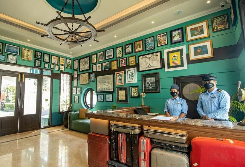 Отель Polo Floatel Kolkata