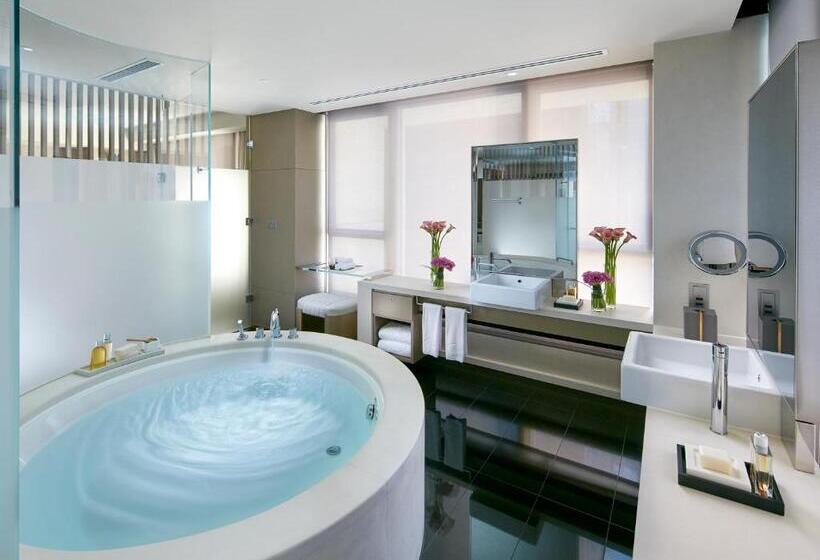 هتل The Landmark Mandarin Oriental Hong Kong