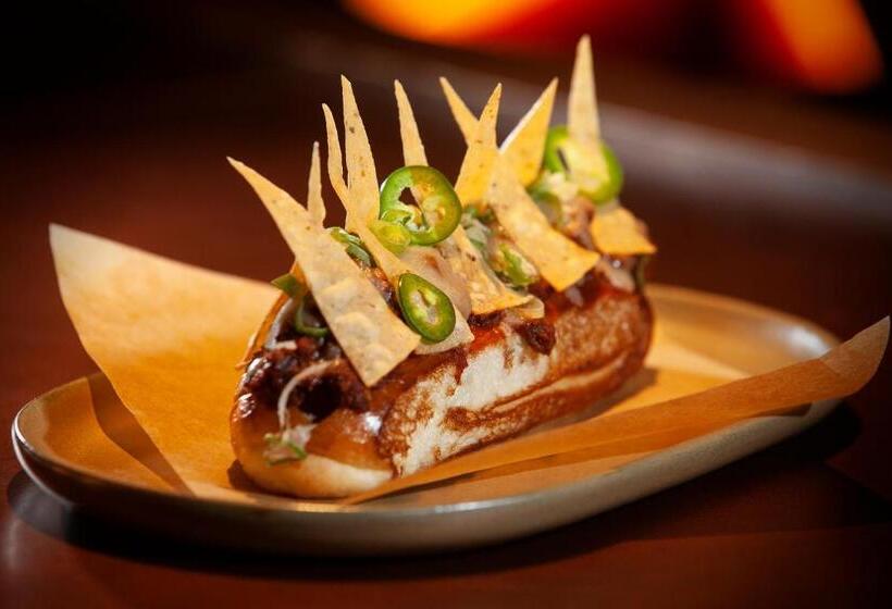 هتل The Landmark Mandarin Oriental Hong Kong