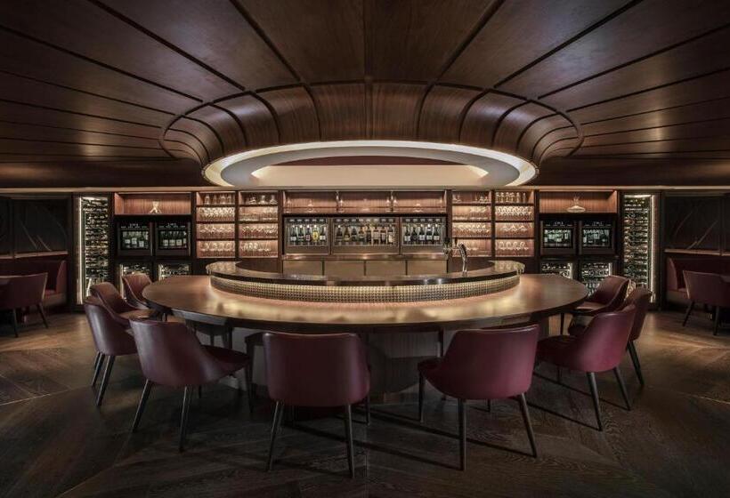 هتل The Landmark Mandarin Oriental Hong Kong