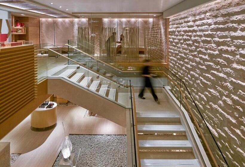 هتل The Landmark Mandarin Oriental Hong Kong