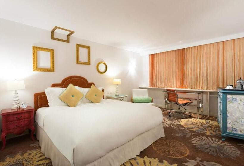 هتل The Luxe Manor