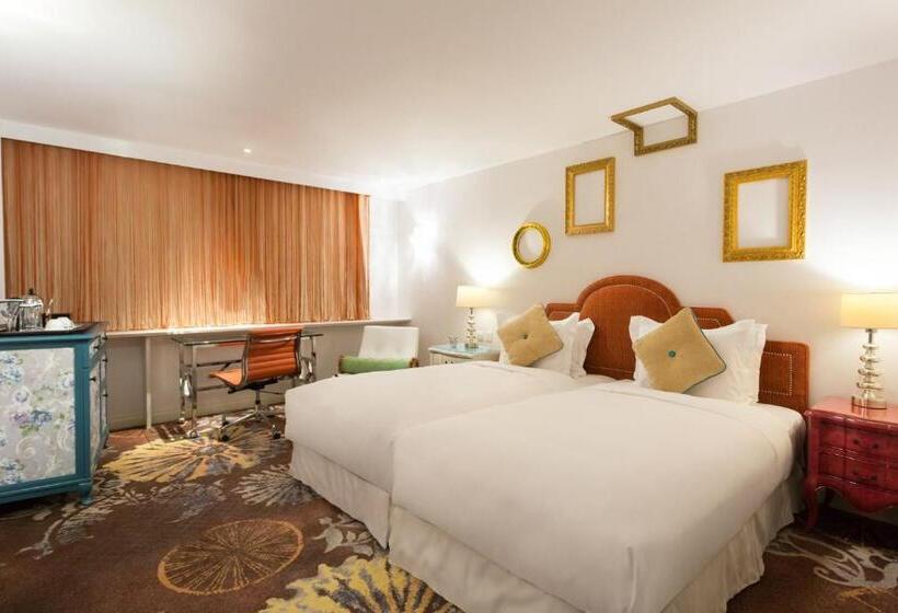 هتل The Luxe Manor