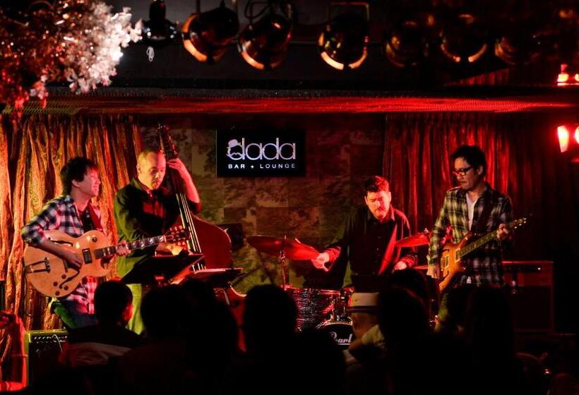 هتل The Luxe Manor