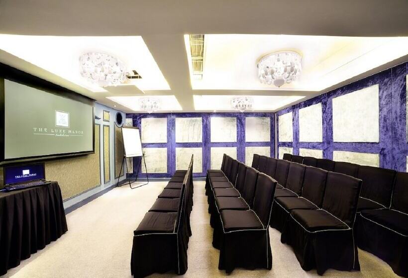 هتل The Luxe Manor