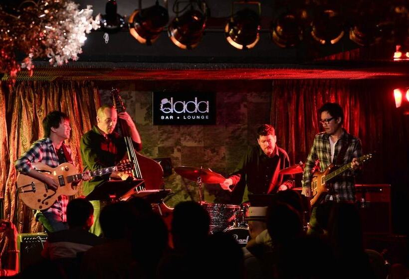 هتل The Luxe Manor