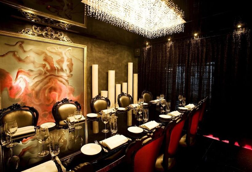 هتل The Luxe Manor