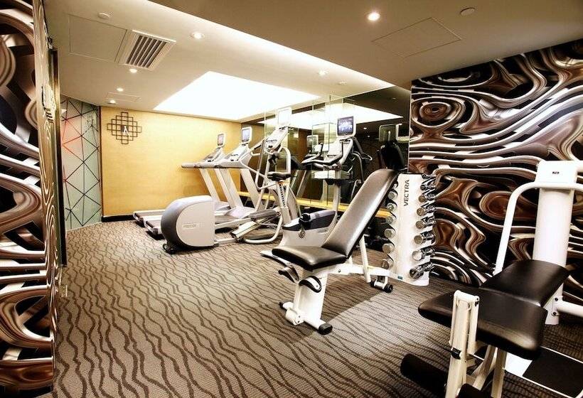 هتل The Luxe Manor