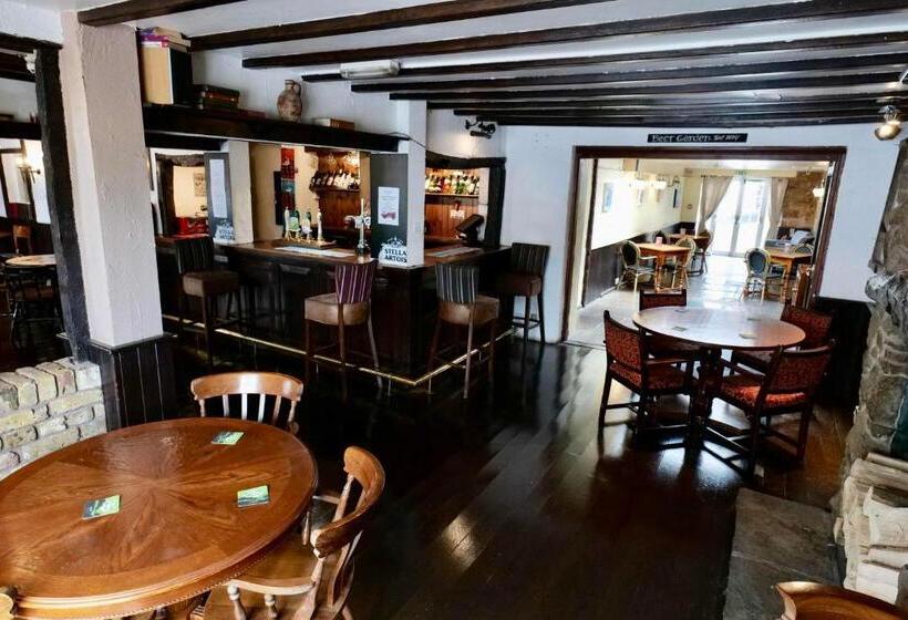 Отель The Mary Arden Inn