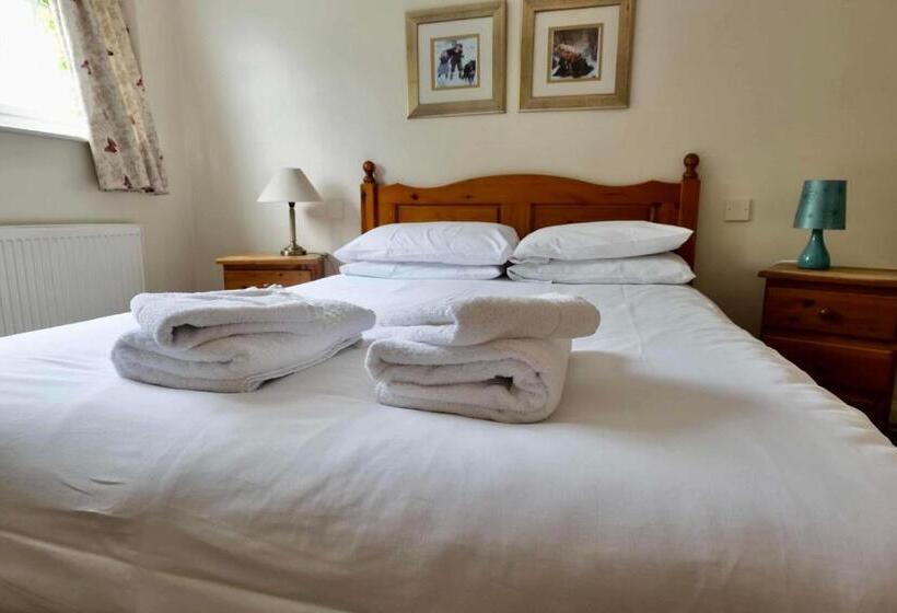 Отель The Mary Arden Inn