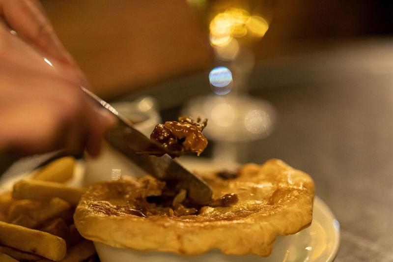 בית מלון כפרי The New Inn By Roomsbooked