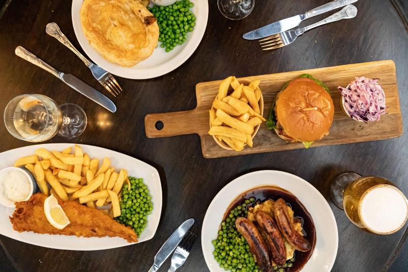 בית מלון כפרי The New Inn By Roomsbooked